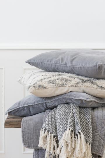 Samettityyny smoke 50X70 - Image 2