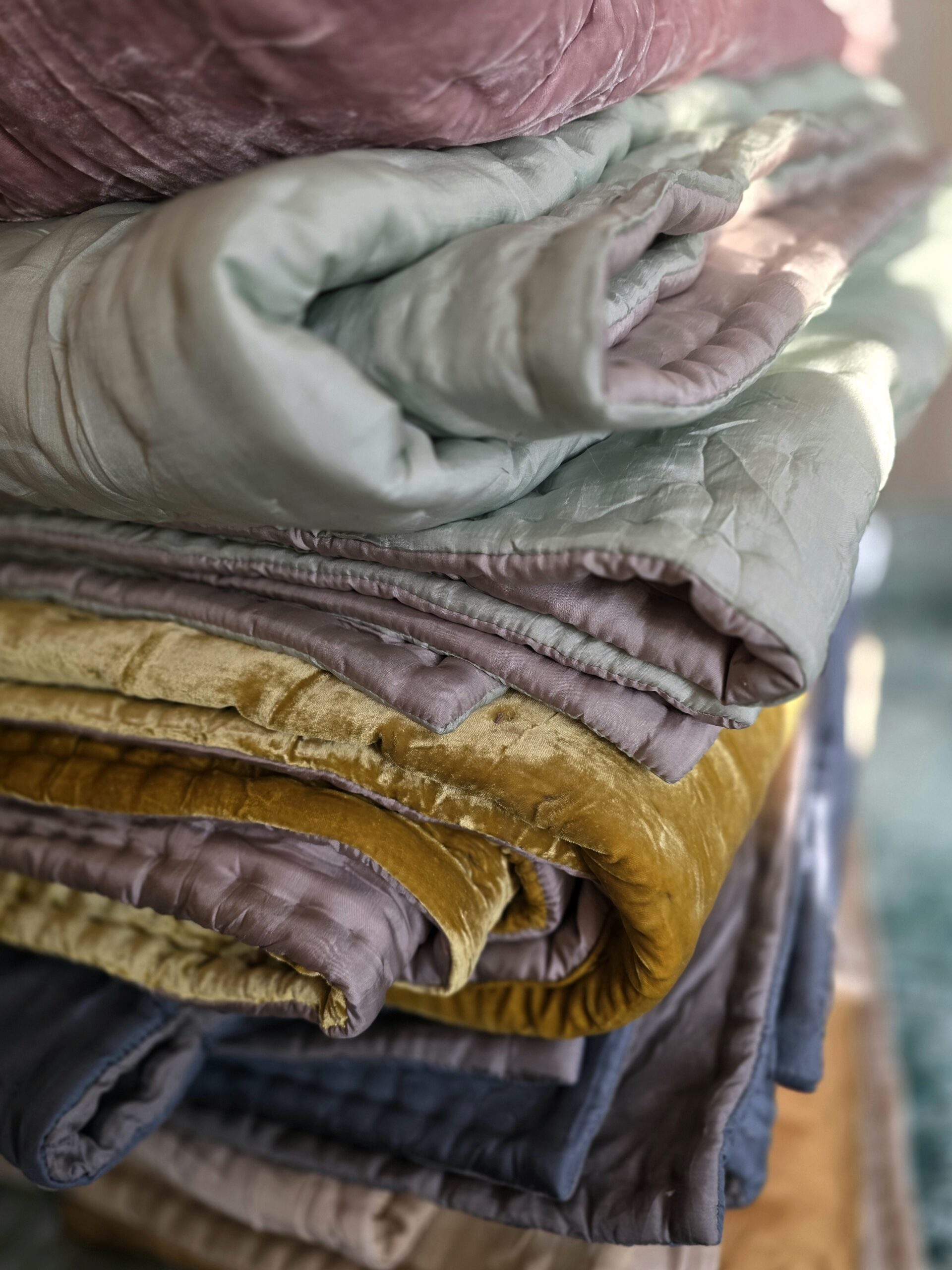 Moko silkkisamettipeitto kulta 240×260