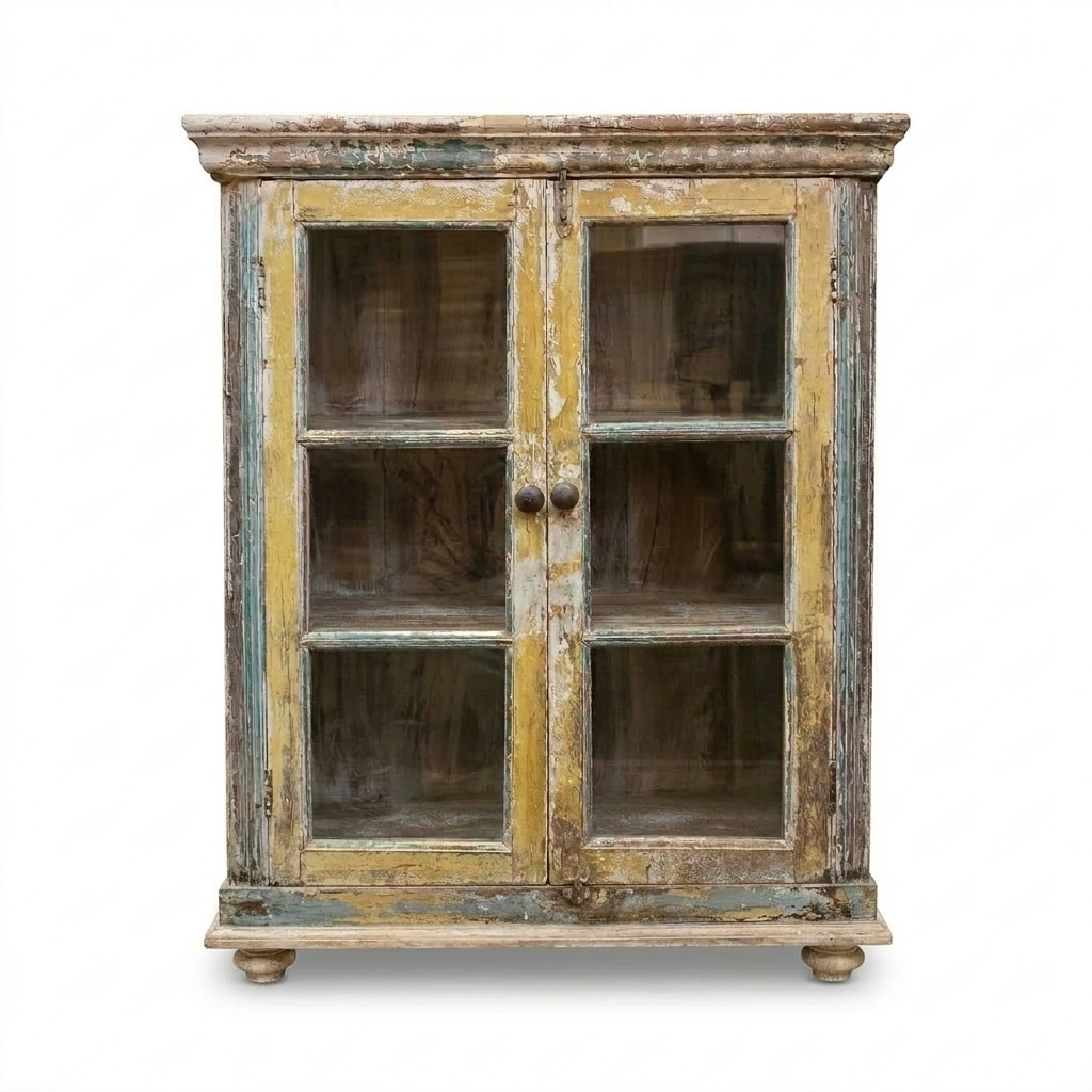 kirjava keltainen kaappi